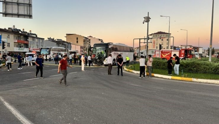 Horasan’da yolcu otobüsü ile traktör çarpıştı: 8 yaralı