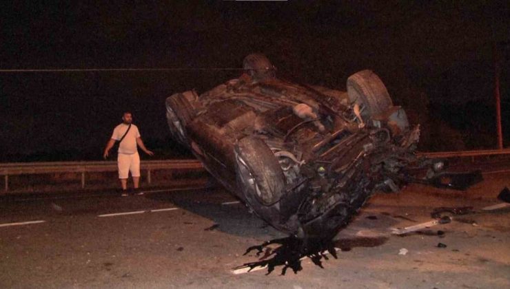 Hurdaya dönen otomobilden burunları kanamadan çıktılar