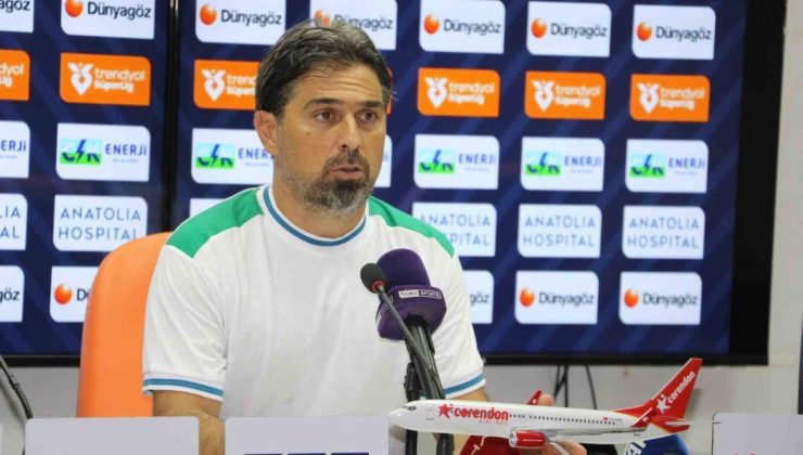 İlhan Palut: “Çok gol kaçırıyoruz maalesef”