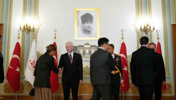 İstanbul Valiliği’nde 30 Ağustos Zafer Bayramı töreni: Vali Davut Gül, tebrikleri kabul etti