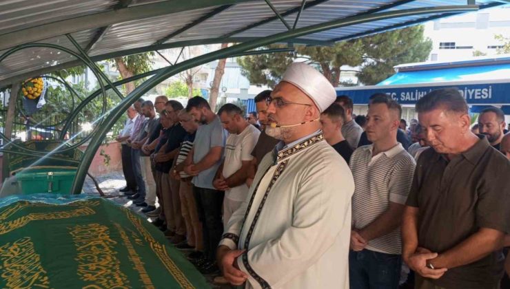 İzmir’de kazada hayatını kaybeden çift Manisa’da toprağa verildi