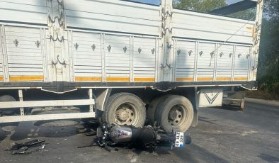 İzmir’de motosiklet sürücüsü genç, kaza kurbanı