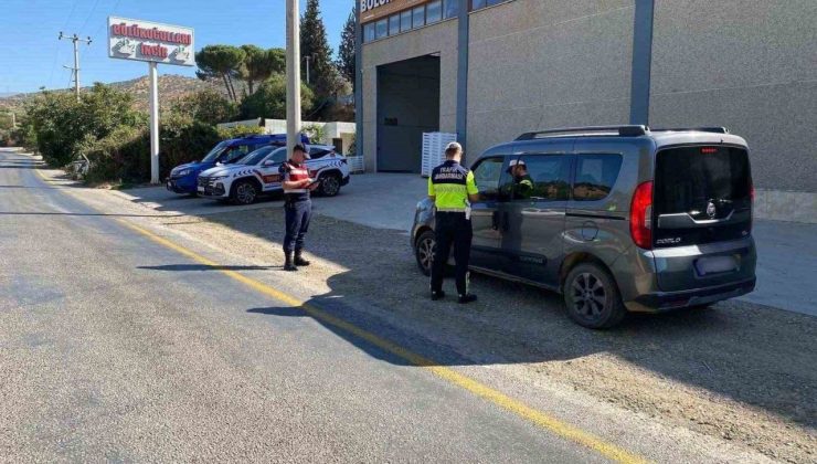 Jandarma Köşk-Ödemiş yolunda denetimleri sıklaştırdı