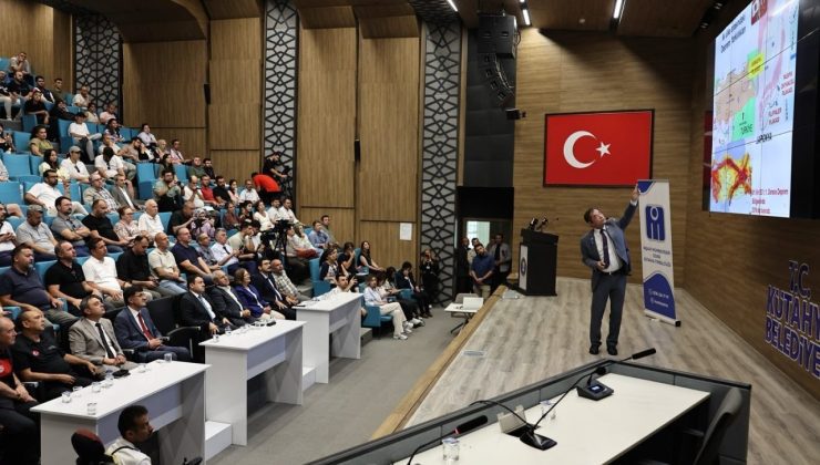 Japon Uzman Moriwaki, Kütahya’da deprem semineri verdi