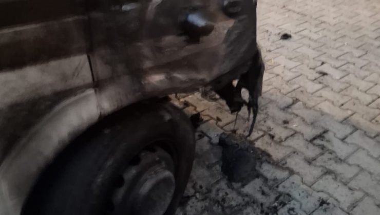 Kağızman da park halindeki 1 araç yandı