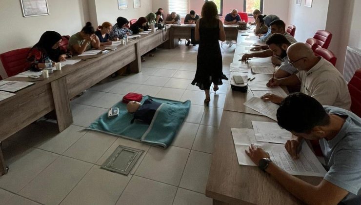 Kamu personeline ilk yardım eğitimi verildi