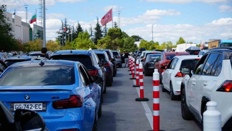 Kapıkule’de dönüş yoğunluğu sürüyor