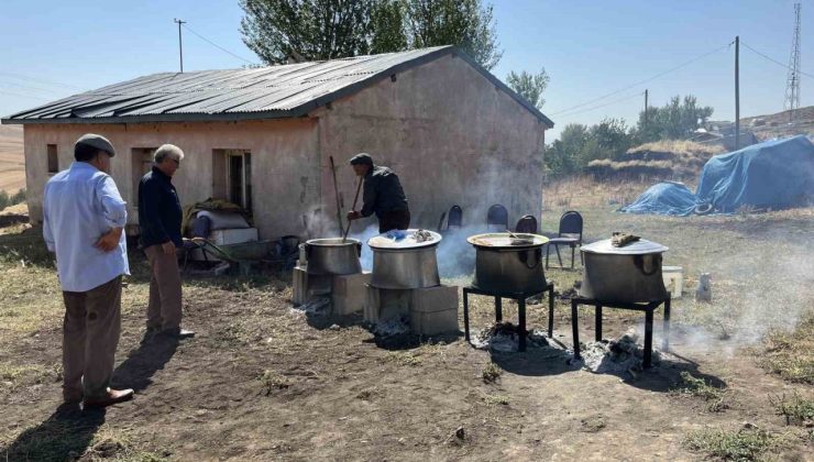 Kars’ta 78 yaşındaki düğün aşçısı 30 yıldır kazanda aşk pişiriyor