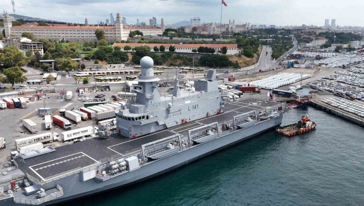 Katar donanmasının amfibi gemisi “Al Fulk” İstanbul’da