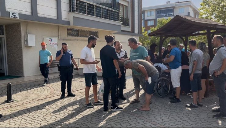 Kibrit çöpünden yaptıkları maket ev alev aldı