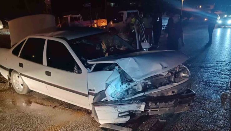 Kırıkkale’de otomobiller kafa kafaya çarpıştı: 3 yaralı