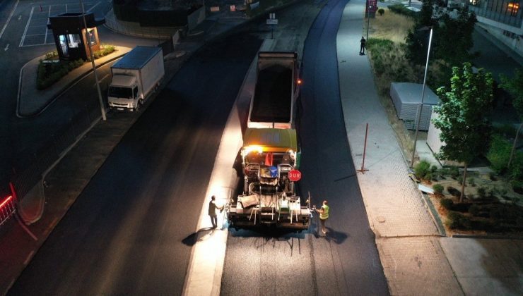 Küçükçekmece’de asfalt çalışmaları ile yol konforu artıyor