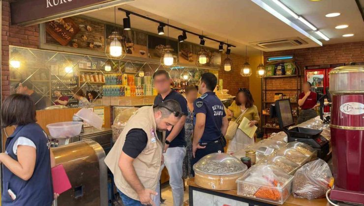 Kuru yemişçide kilolarca böceklenmiş ürün imha edildi