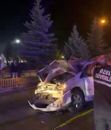 Lastiği patlayan araç takla attı; 4 yaralı