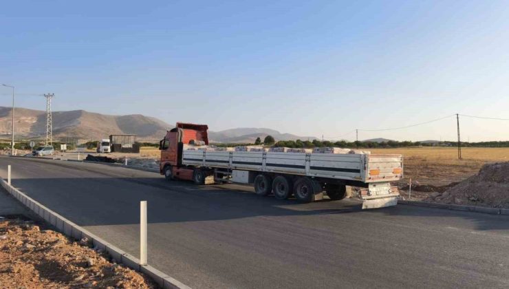 Malatya’da üç aracın karıştığı kazada 1 kişi yaralandı