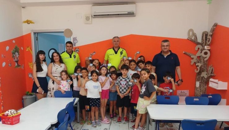 Mersin’de öğrencilere ve bakım merkezi çalışanlarına trafik güvenliği eğitimi verildi