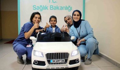 Midyat’ta çocuklar ameliyathaneye akülü araba ile gülerek giriyor