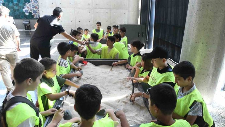 Minik arkeologlar, geçmişin izini sürüyor