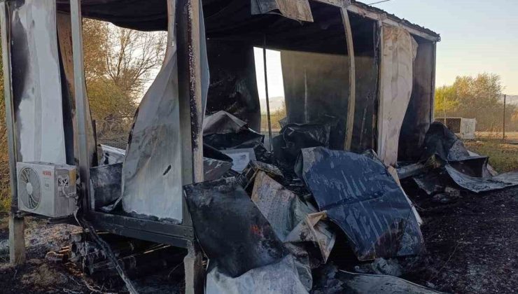Muş’ta çıkan yangında 30 dönümlük alan küle döndü