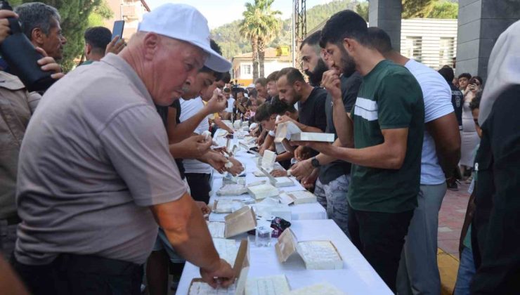 Ödülü alabilmek için 3 dakikada 1 kilo 100 gram lokum yemeyi başardı