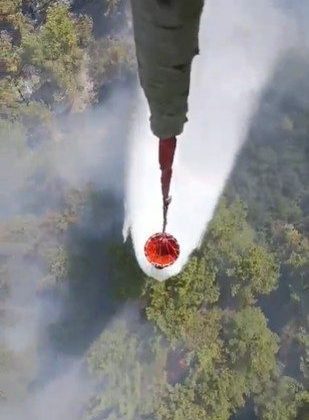 OGM: “Çakaltepe mevkiinde, ormana sıçrayan yangına havadan ve karadan müdahale ediyoruz”