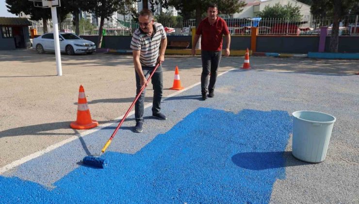 Öğretmenlerden okula renkli dokunuş
