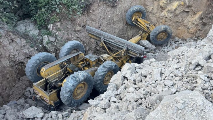 Ordu’da freni patlayan iş makinası uçuruma yuvalandı: O anlar kamerada