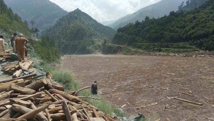 Pakistan’daki sellerde son 48 saatte 351 kişi hayatını kaybetti