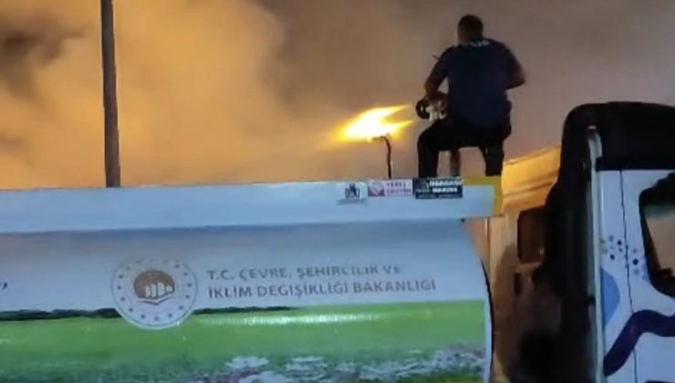Polis yanan kamyonu sulama tankeriyle söndürdü