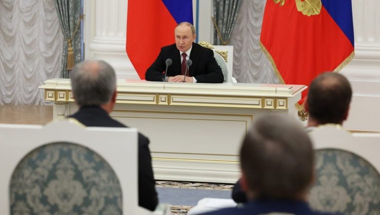 Putin: “(Trump ile) Görüşme zamanında ve çok faydalı oldu”