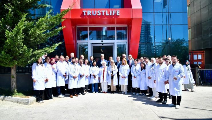Sağlık Bakanı Kemal Memişoğlu’ndan Trustlife’a ziyaret