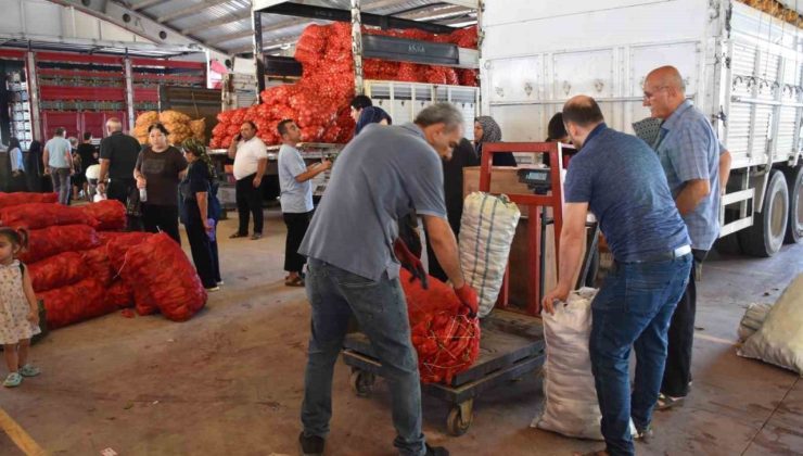 Şahinbey Belediyesi’nin ’Üreticiden Tüketiciye Tarla Fiyatına’ projesine vatandaşlardan tam not