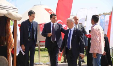 Şehitkamil Belediyesi Ahlat’ta yerini aldı