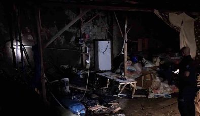 Sındırgı’da marangoz atölyesinde yangın paniği