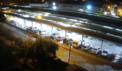 Sındırgı’da meydana gelen 4.8 büyüklüğündeki deprem kamerada