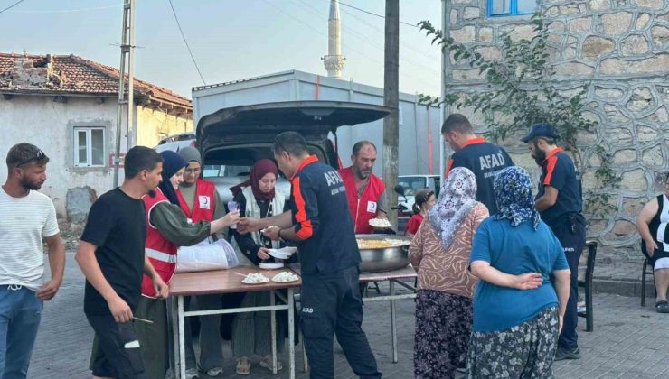 Sındırgı’daki depremzedelere Kızılay desteği