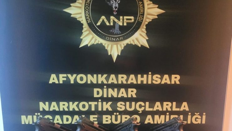 Şüpheli araçta 4 ruhsatsız tabanca ele geçirildi