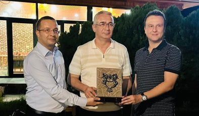 Tayini çıkan 14 yıllık kurucu başhekime veda programı