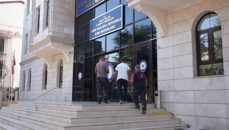 Temizlik personelleri buldukları cüzdanları polise teslim etti