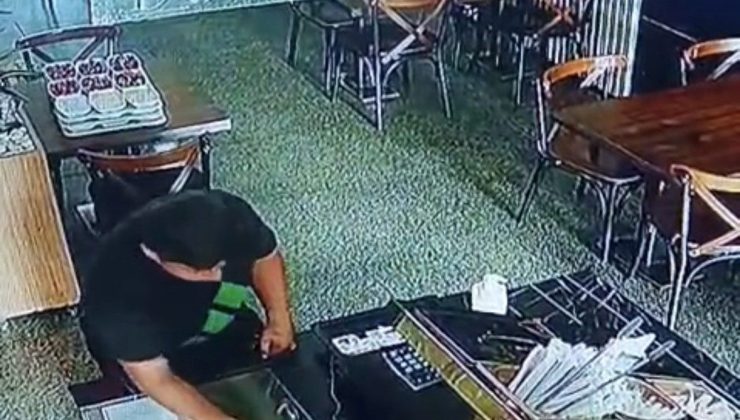 Topallayarak girdiği restorandan cüzdan çaldı, hırsızlık anı kameraya yansıdı