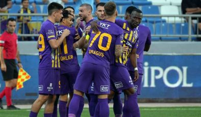 Trendyol Süper Lig: Eyüpspor: 1 – Corendon Alanyaspor: 0 (İlk yarı)