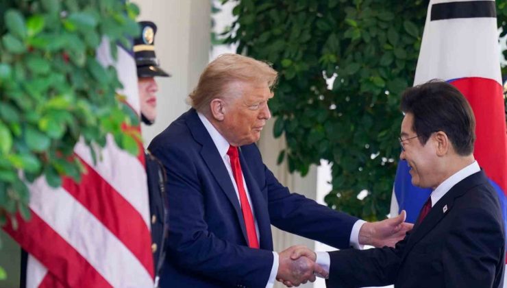 Trump’ın elindeki morluk hakkında Beyaz Saray’dan açıklama