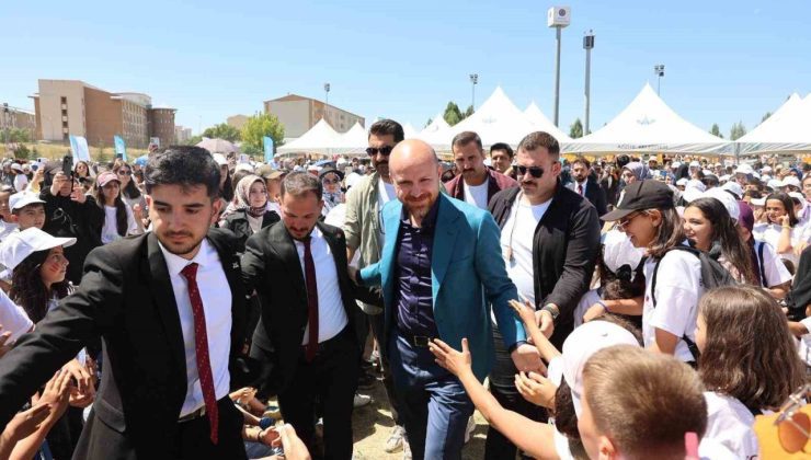 TÜGVA Yüksek İstişare Kurulu Üyesi Bilal Erdoğan, TÜGVA Yaz okulunu kapanış törenine katıldı