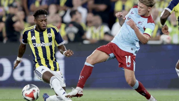 UEFA Şampiyonlar Ligi: Fenerbahçe: 2 – Feyenoord: 1 (İlk yarı)