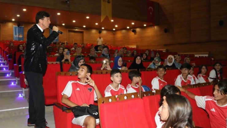 Van Büyükşehir Belediyesi ‘Meddah’lık geleneğini sürdürüyor