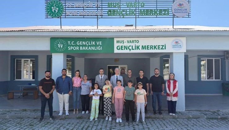 Varto’daki spor tesisleri gençlerle dolup taşıyor