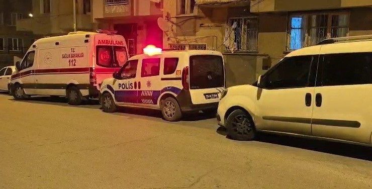 Yaşlı adam evinde ölü bulundu