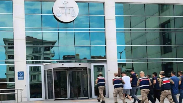 Yaşlı adamın evini kundaklayan 3 şüpheli tutuklandı