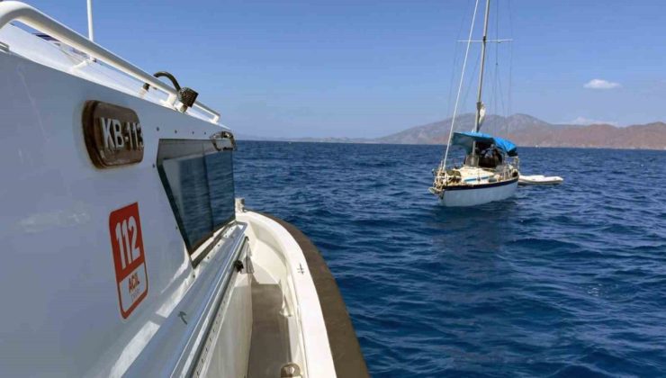 Yelkenli tekne ile insan kaçakçılığı yapan 2 kişi yakalandı
