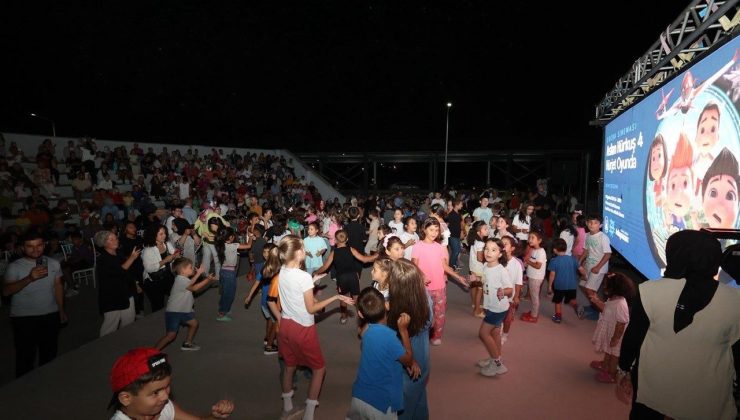 Yenikent’te çocukların sinema keyfi